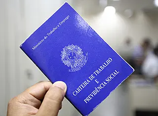 Desemprego atinge 12 milhões de pessoas e tem maior taxa desde 2012