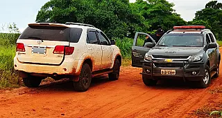 Policiais do DOF recuperam veículo roubado em assalto onde família foi feita refém