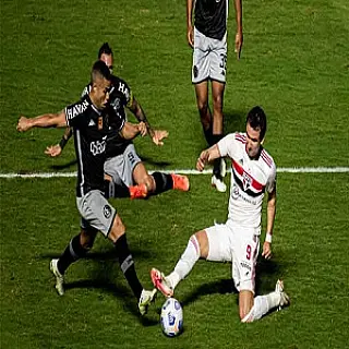 Com um a mais desde o 1º tempo, São Paulo vence Vasco e avança na Copa do Brasil