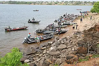 Semifinal do tucuna free  e leilão da padroeira movimentaram Aparecida do Taboado neste sábado