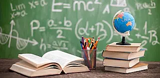 O Dia da Educação é comemorado anualmente em 28 de abril.