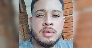Polícia Civil divulga foto de foragido por violência doméstica em Paranaíba