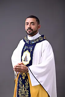 Padre André Kleber participa de entrevista especial pelo Dia da Bíblia.