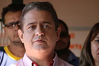 Prefeitura baixa decreto que proíbe contratações e gratificações