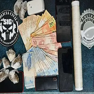 Mãe e filho vão para a cadeia por tráfico de drogas