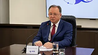Presidente do TJMS, Dorival Pavan recebe medalha de mérito