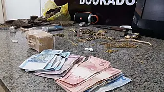 Polícia prende casal do tráfico e fecha "boca de fumo" em Dourados