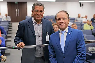 Coronel David homenageia Instituto Homem Pantaneiro