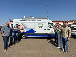 Inocência recebe Unidade Odontológica Móvel