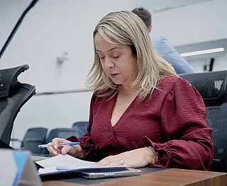 Lia Nogueira apresenta projeto de lei para homenagear médicos