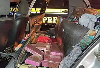 Polícia apreende 718 quilos de maconha, 20 quilos de skunk e revólver