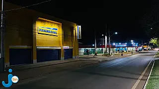 Furto na Loja PERNAMBUCANAS de Sidrolândia: Trio age rapidamente e foge em um CRETA branco