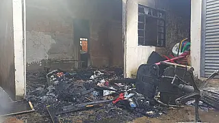 Casa é incendiada em Dourados e moradora desconfia de ex-marido
