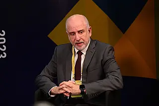 "40% das obras financiadas pela União estão paralisadas por falhas em licitações"