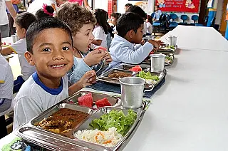 Dia Nacional da Alimentação Escolar destaca a importância de hábitos saudáveis desde a infância