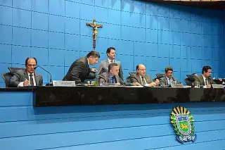 Deputados vão receber Azambuja apontando desafios comuns