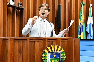 Deputado solicita fiscalização e controle na instalação compartilhada de fios em postes