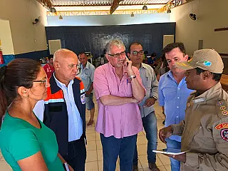 Mutirão de socorro aumenta e chuvas vão continuar até janeiro