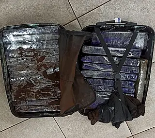 Passageiro de ônibus é preso pela PRF em Caarapó, após ser flagrado com 25 tabletes de maconha