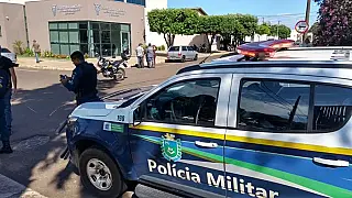 Nova Andradina- Colisão entre carro e moto é registrada no centro