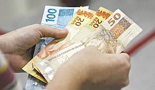 Aposentados começam a receber segunda parcela do 13º