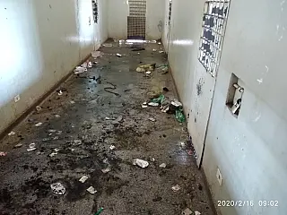 Adolecentes causam motim e deixa estragos na Unei de Dourados