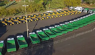 Governo municipalista entrega de máquinas que fortalecem economia no interior