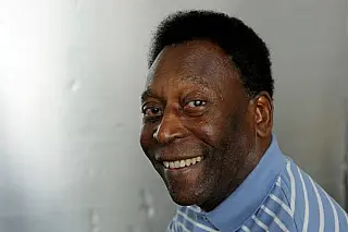 Morre, aos 82 anos, o maior jogador de todos os tempos. Rei Pelé!