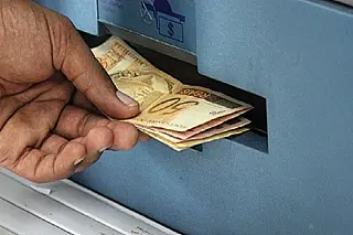 Governo mantém pagamentos em dia e servidores sacam salários dia 5 de junho