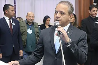 População reclama e Coronel David pede asfalto para bairro da Capital