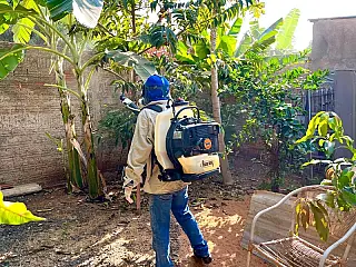 Prefeitura realiza borrifação emergencial contra o Aedes aegypti