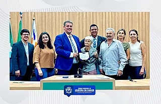 Ber Galter e Maurão homenageia Dona Élida por mais de 30 anos dedicados à educação