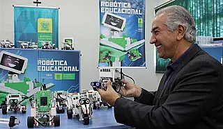 Escolas estaduais recebem conjuntos de robótica