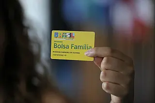 Governo cancela 469 mil benefícios do Bolsa Família e bloqueia 667 mil