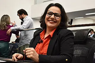 Proposta cria campanha de educação sobre entrega legal de criança para adoção