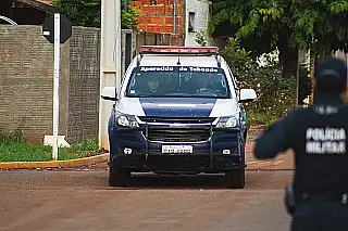 Homem é preso com arma, drogas e dinheiro em Aparecida do Taboado