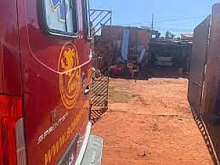 Vizinho recebe informação de que a filha foi assediada e atira no suspeito.