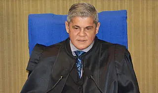 Reintegração de Waldir Neves ao TCE/MS é publicada em Diário Oficial; confira