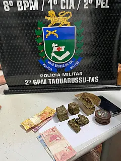 Polícia Militar prende duas pessoas por tráfico de drogas em Taquarussu