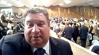 Prefeito de cidade alagada rebate críticas e vai voltar "em breve"