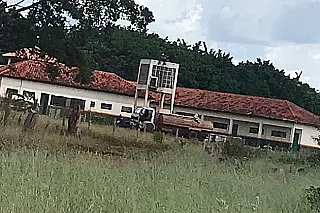 Prefeitura suspende aula na Escola do Eldorado até sexta-feira para trocar bomba