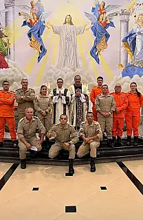 Corpo de Bombeiros de Ivinhema participa de missa em honra a São Floriano, patrono da corporação