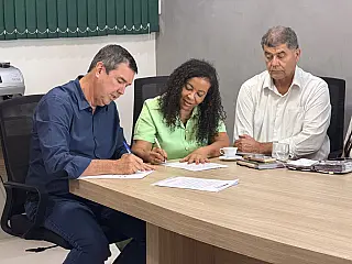 FETEMS apresenta reivindicações da educação a Eduardo Riedel