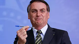 Bolsonaro assina MP que libera R$ 60 bilhões para estados e municípios