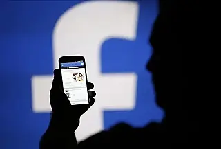Morador de Deodápolis perde R$ 10 mil em golpe após compra de carro pelo Facebook