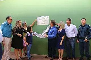 Emoção e homenagens marcaram a entrega da Nova Escola Porfíria Lopes do Nascimento