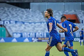 Cruzeiro vence Athletic no Mineirão