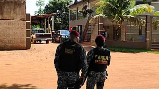 Polícia volta a empresa alvo de operação e cumpre novos mandados