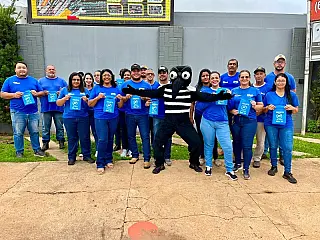 Agentes de Endemias realizam ação de conscientização contra a dengue em Aparecida do Taboado