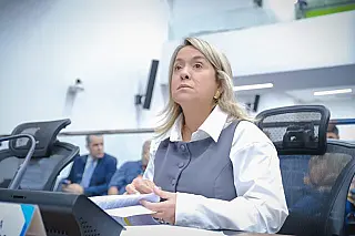 Lia Nogueira cobra reposição de servidores e reforça defesa da educação